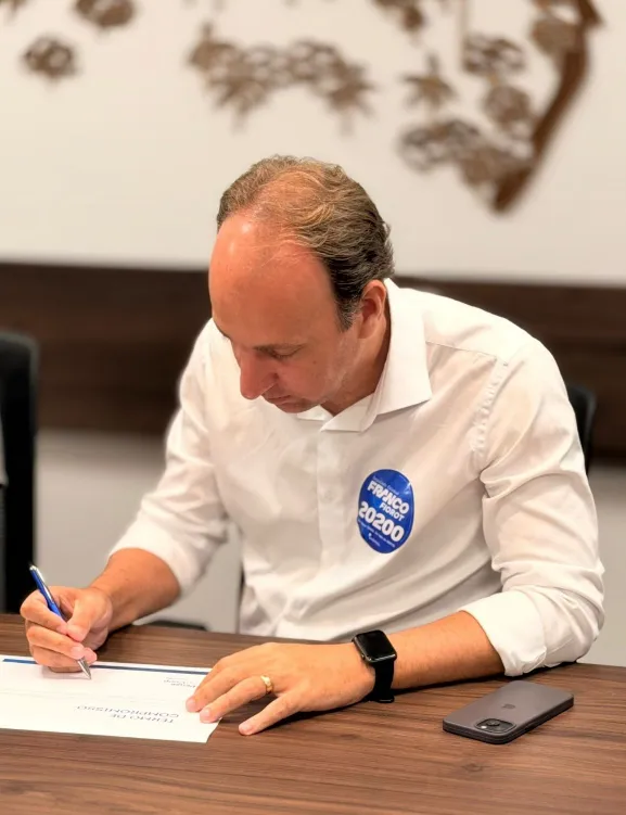 Franco Fiorot assina termo por políticas públicas para o cooperativismo no Espírito Santo