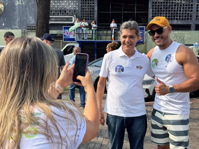 Ricardo Ferraço percorre bairros da Serra ao lado de Casagrande e destaca R$ 1,4 bilhão em investimentos