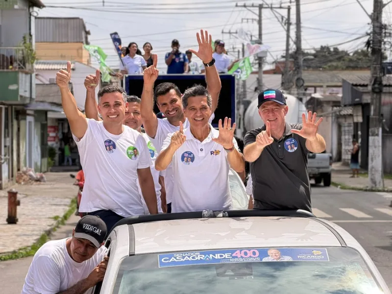 Ricardo Ferraço percorre bairros da Serra ao lado de Casagrande e destaca R$ 1,4 bilhão em investimentos