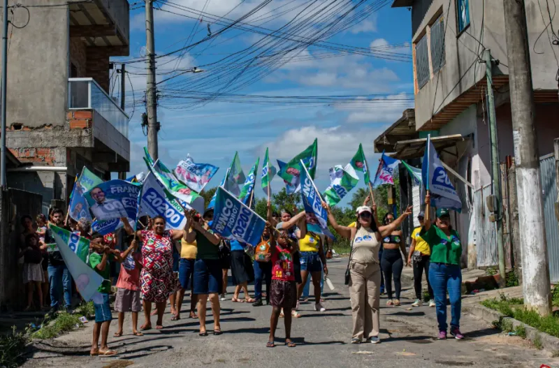 Franco Fiorot intensifica campanha com caminhadas e reuniões em Linhares e região