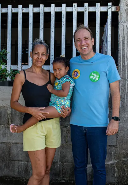 Franco Fiorot intensifica campanha com caminhadas e reuniões em Linhares e região