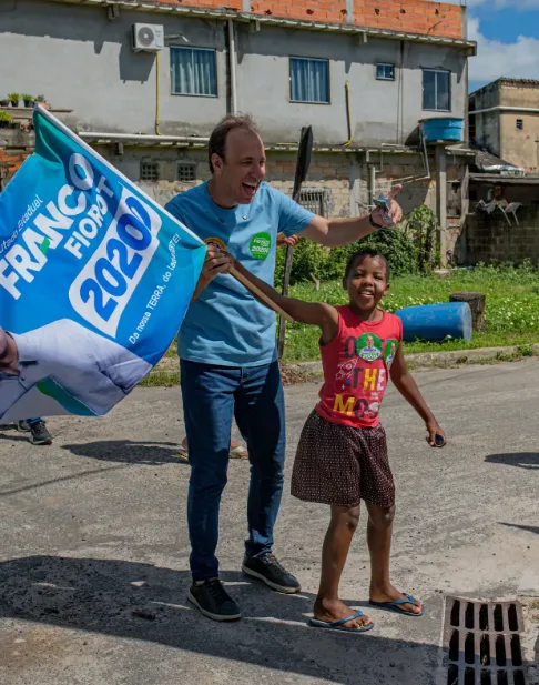 Franco Fiorot intensifica campanha com caminhadas e reuniões em Linhares e região