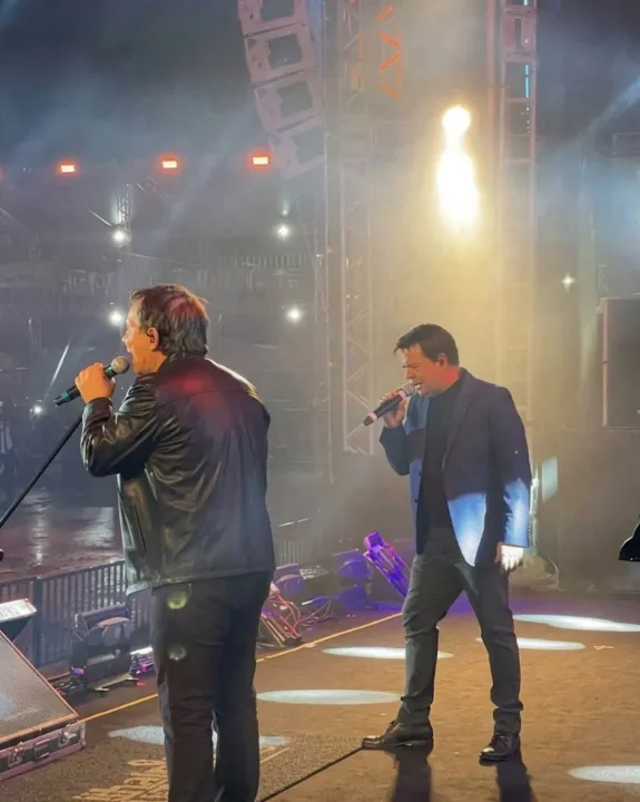 Multidão enfrenta chuva para acompanhar shows na abertura da ExpoAgro São Mateus 2026