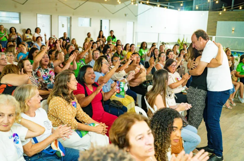 Franco Fiorot reúne mais de 250 mulheres em encontro de campanha em Linhares
