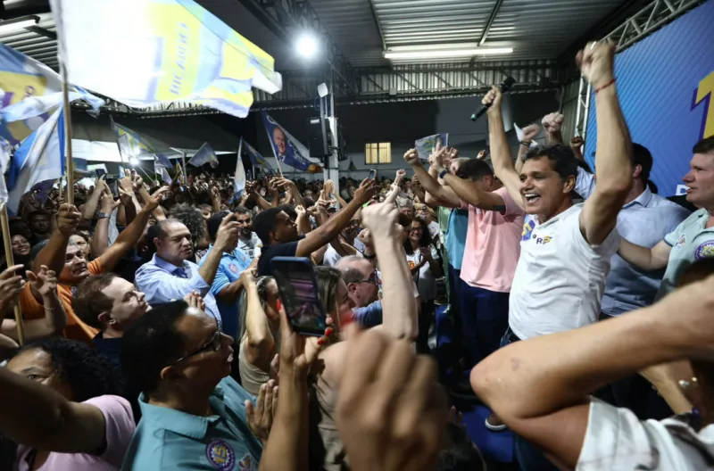 Ricardo Ferraço reúne aliados e inicia mobilização para segundo turno