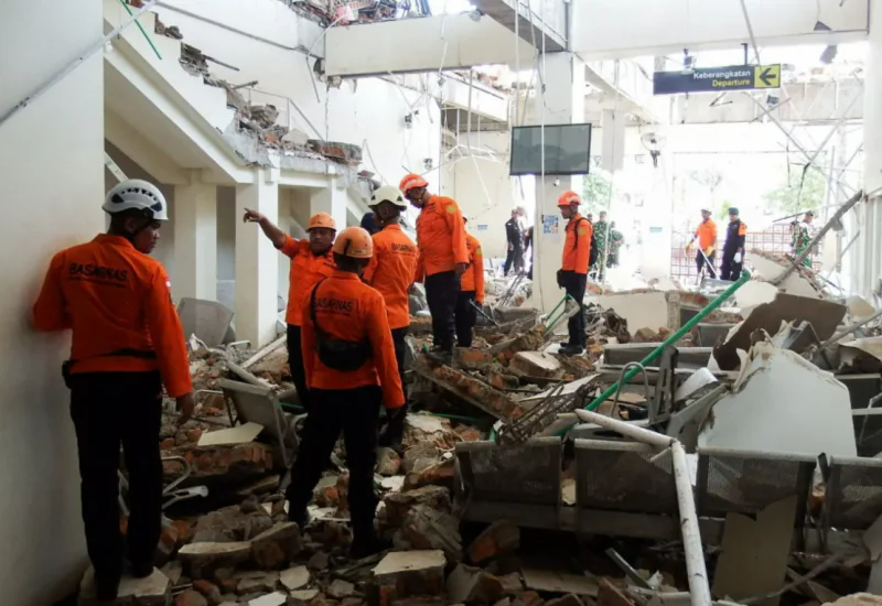Buscas por vítimas de terremoto na Indonésia ofuscam Dia da Independência