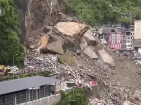Deslizamento de terra na China deixa oito mortos e 34 desaparecidos
