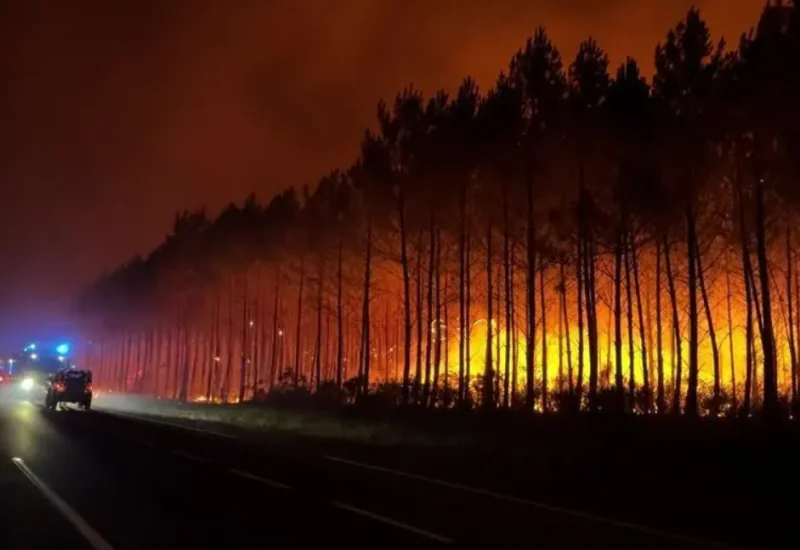 Incêndios florestais fazem mais de 10 mil pessoas serem retiradas na França