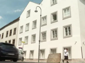Casa onde Hitler nasceu na Áustria é transformada em delegacia