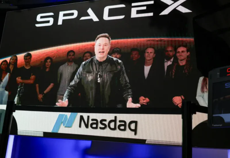 Elon Musk torna-se o 1.º trilionário após entrada da SpaceX na bolsa