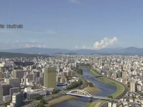 Terremoto de 7,1 no Japão deixa feridos e derruba prédios, diz premiê