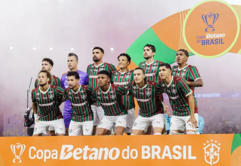 Torcida do Fluminense aponta culpado por queda para o Vasco: ‘Parabéns’
