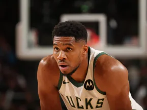 Bucks troca Giannis Antetokounmpo com o Heat e encerra era do astro em Milwaukee