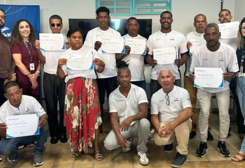 Curso profissionalizante forma alunos atendidos pela assistência social em São Mateus