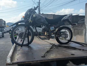 Moto roubada há quase oito anos é encontrada em oficina de Linhares