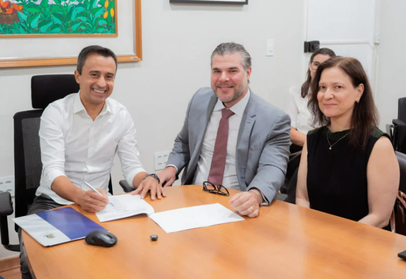 Linhares inicia parceria para modernizar serviços de abastecimento de água e saneamento