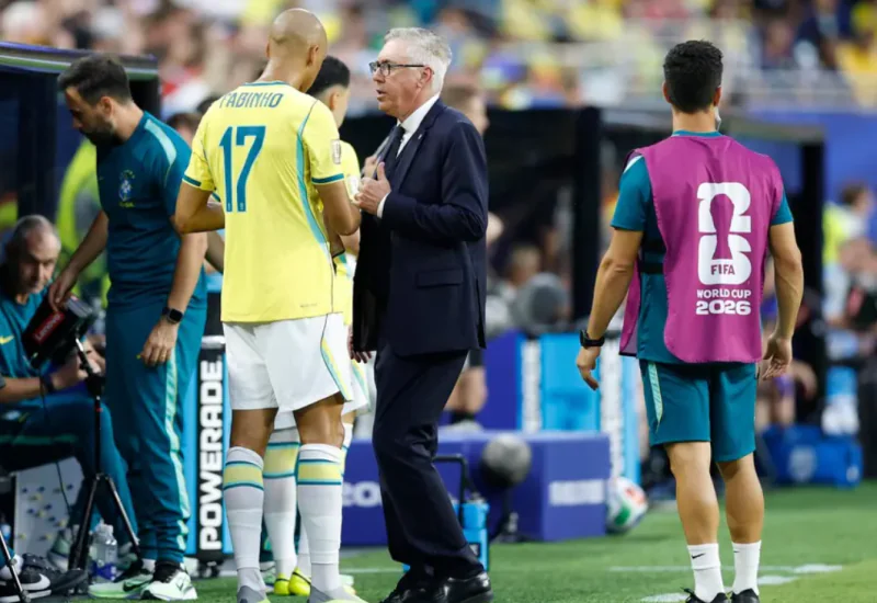 Brasil evolui na Copa, acha time ideal e ganha força