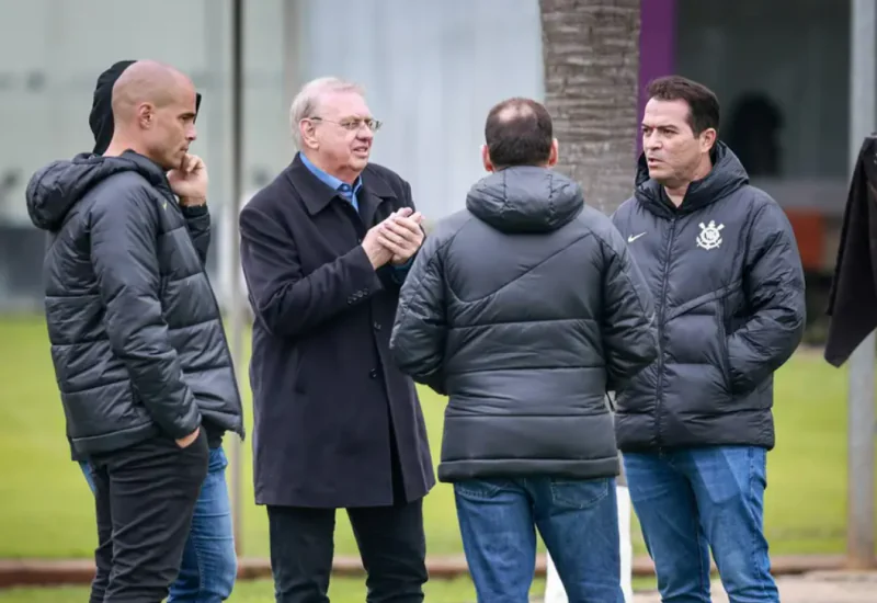 Amistoso, lesões e renovação com Memphis: o plano do Corinthians pós-Copa