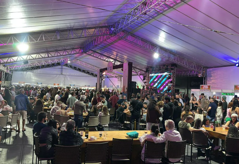 Festival Vinho & Mar reúne gastronomia, vinhos e artesanato em Guriri