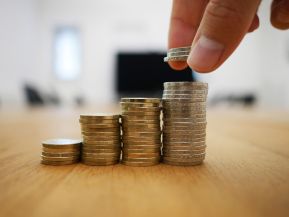 Juros do cartão de crédito rotativo disparam e atingem 436% ao ano em fevereiro