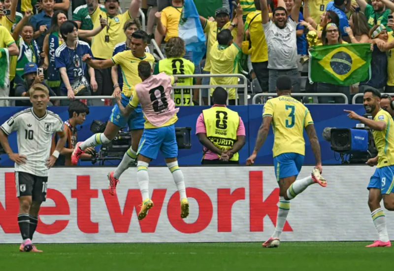 Brasil dá susto, mas vira contra o Japão no fim e avança na Copa