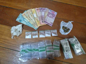 Mulher é presa por tráfico de drogas durante operação da Polícia Civil em Colatina