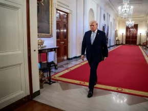 Trump adia ataques a usinas iranianas após conversas produtivas e alivia mercados