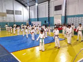 Governo do Estado e Prefeitura de Jaguaré entregam novos materiais esportivos para o projeto Campeões de Futuro