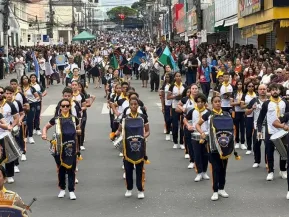 7 de Setembro em São Mateus reúne mais de 90 escolas e se destaca entre os maiores desfiles do ES