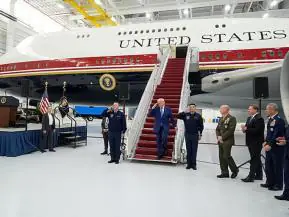 Novo Air Force One oferecido a Donald Trump pelo Qatar levanta dúvidas éticas e de segurança