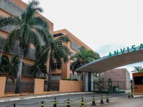 Anvisa proíbe venda de picolé com melatonina e suplemento de proteína