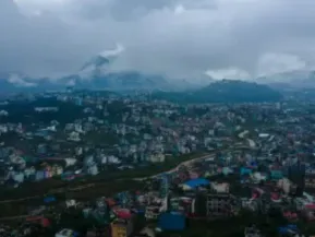 Avalanche no Nepal deixa 4 mortos e 10 desaparecidos em acampamento base