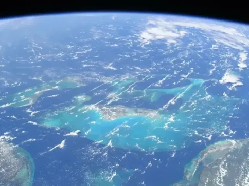Avião com quatro pessoas desaparece durante voo das Bahamas a Miami
