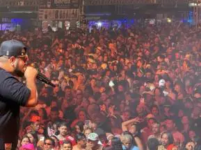 Carnaval de Guriri 2026: Barões da Pisadinha “deram show” neste domingo.