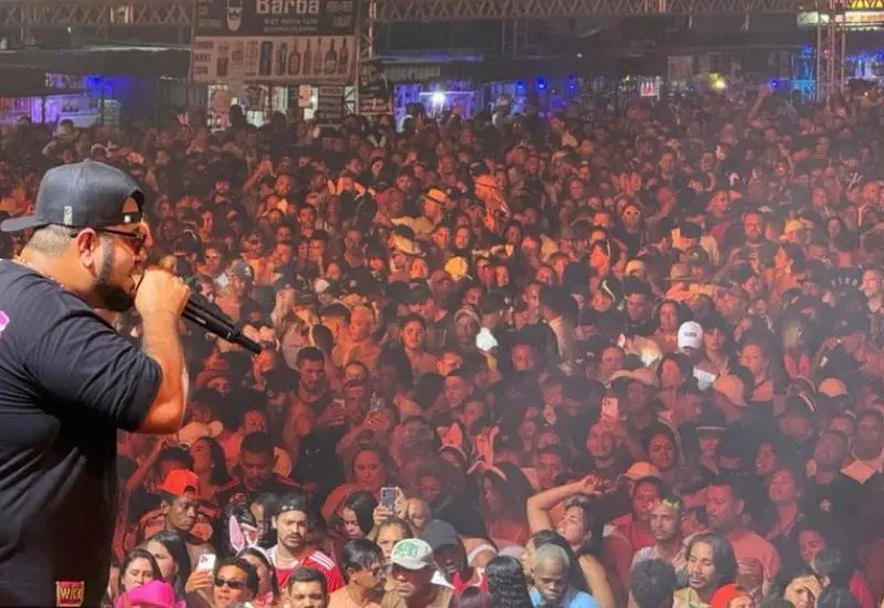 Carnaval de Guriri 2026: Barões da Pisadinha “deram show” neste domingo.
