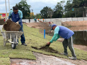 Novo Balneário de Pinheiros ganha áreas verdes e estrutura de lazer em fase final