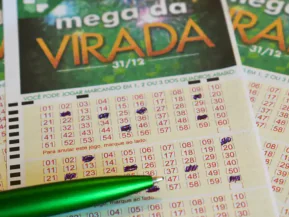 Seis apostas levam prêmio histórico da Mega da Virada após adiamento