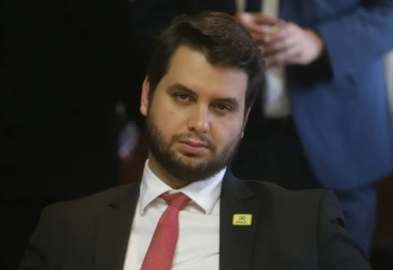 Filipe Martins volta à prisão após decisão do STF
