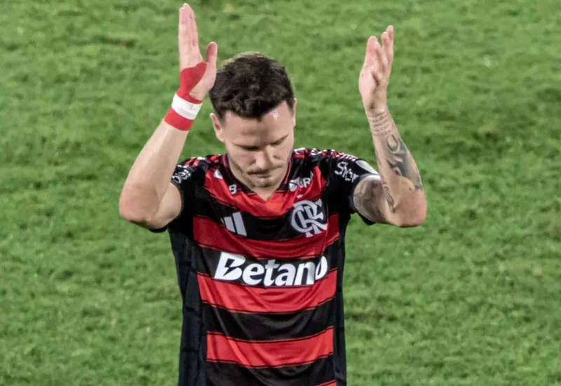 Saúl Ñíguez passará por cirurgia no calcanhar e deve ficar até quatro meses sem jogar