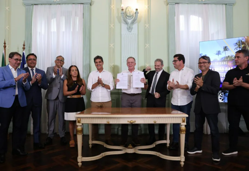 Casagrande sanciona leis que estruturam carreiras da Polícia Científica do ES