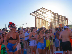 Linhares recebe segunda edição do Corona Praia Sunsets