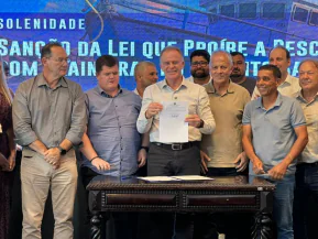 Casagrande sanciona lei que organiza a pesca e protege a atividade artesanal no ES