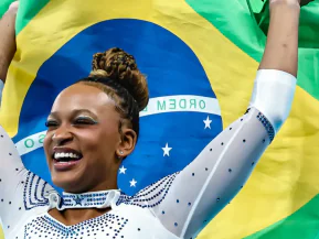 Do Calor ao Gelo: Rebeca Andrade comanda delegação recorde em Milão-Cortina 2026