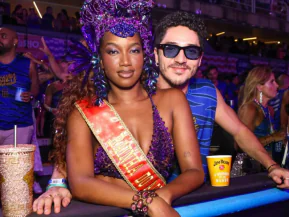 Iza confirma romance com ator o João Vitor Silva