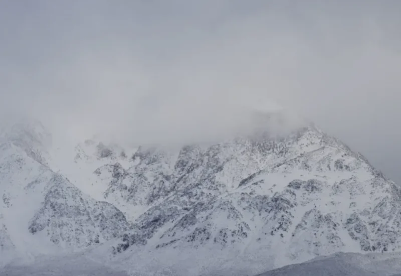 Tempestade provoca avalanche e deixa dez desaparecidos na Califórnia