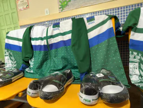 São Mateus: Entrega de materiais escolares avança e uniformes começam a chegar nesta sexta (27)
