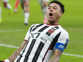 Corinthians acerta com Jesse Lingard e aguarda exames para anúncio oficial