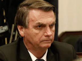 Dino vota com Moraes e STF mantém decisão que nega domiciliar a Bolsonaro