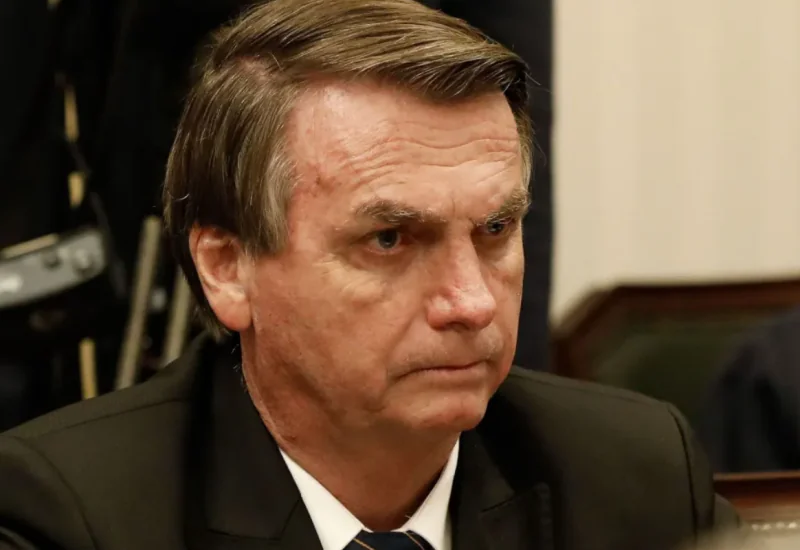 Dino vota com Moraes e STF mantém decisão que nega domiciliar a Bolsonaro
