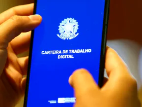 Mercado de trabalho mantém taxa de desemprego estável em 5,4